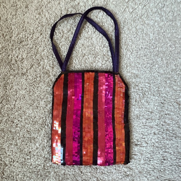 Vintage Guess mini sequin purse! - Picture 2 of 8